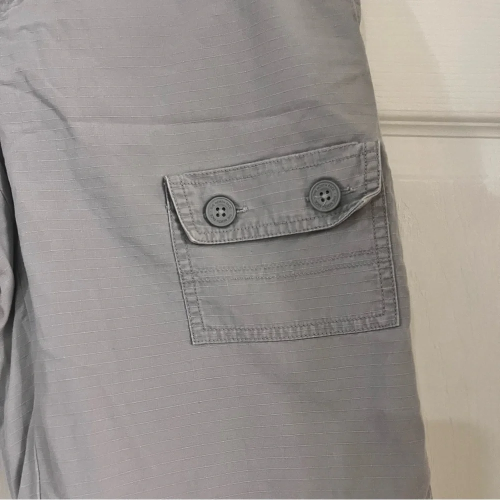 The‎ North Face rip stop cotton gray shorts women’s 6 tall